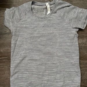 Lululemon swiftly tech short sleeve